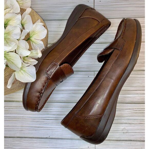 Wear Ever Britton Brown Faux Leather Loafer with Perforated topside S:7 - Picture 5 of 10